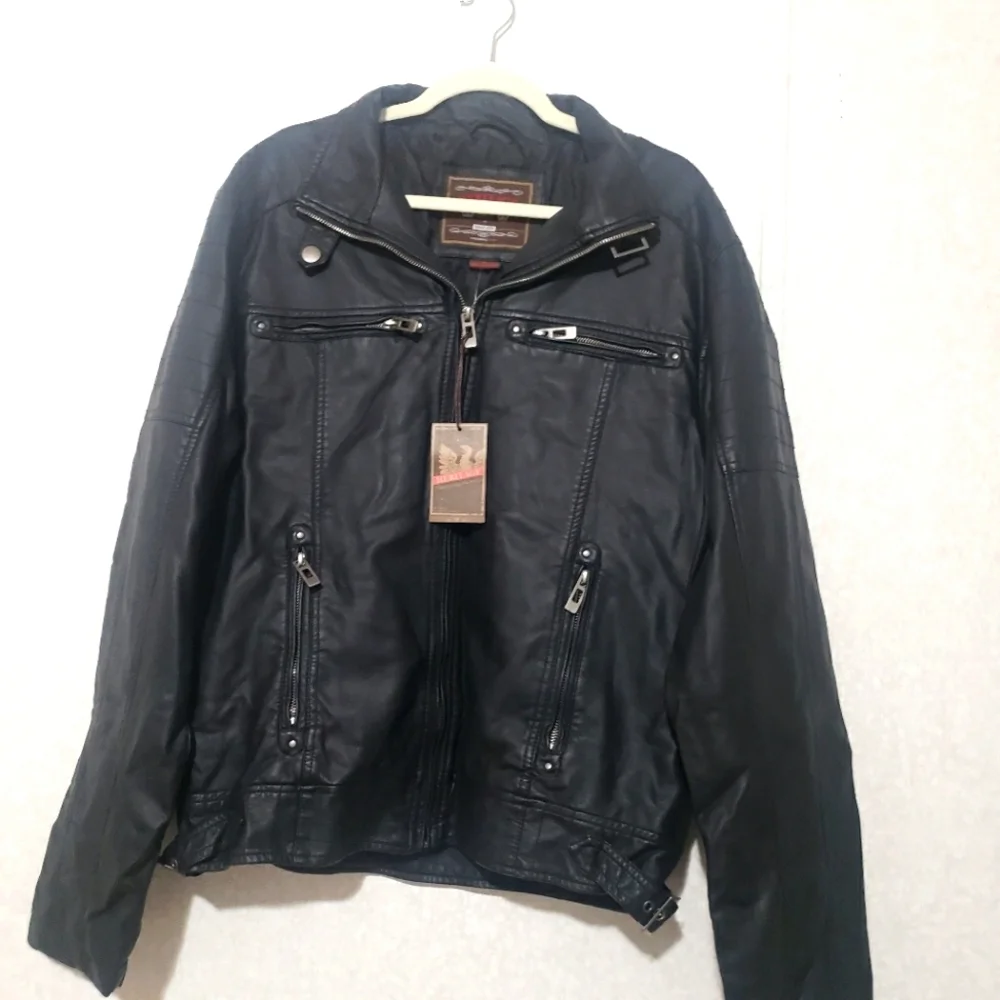 NEW HERITAGE Men's Black FAUX Leather Jacket....SIZE:L